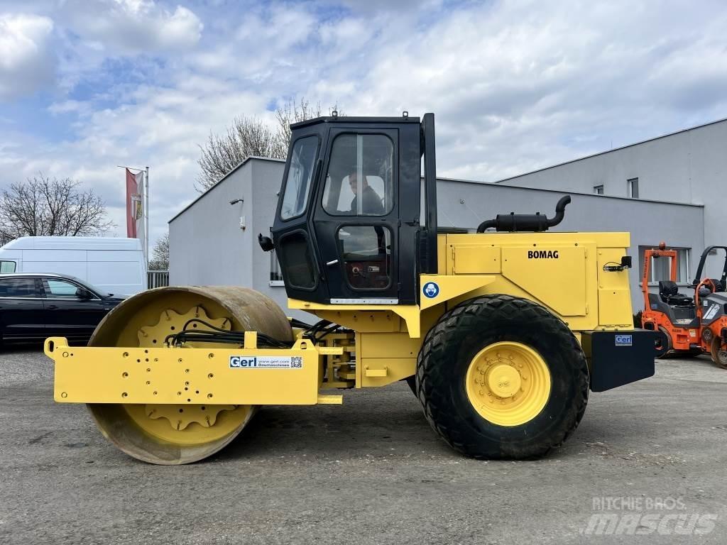 JCB Vibromax W 1402 D Грунтовые катки