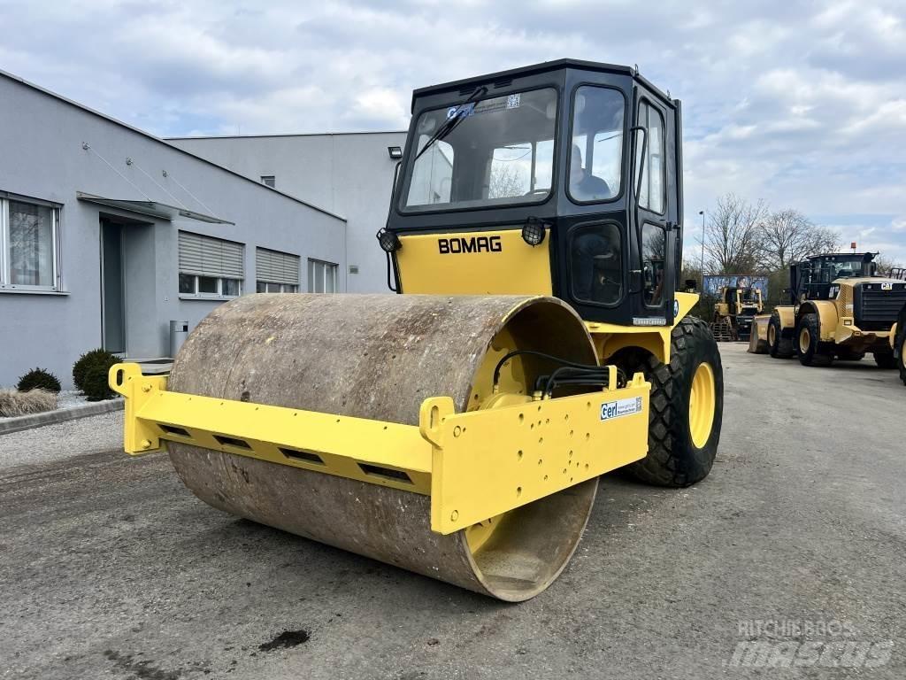 JCB Vibromax W 1402 D Грунтовые катки