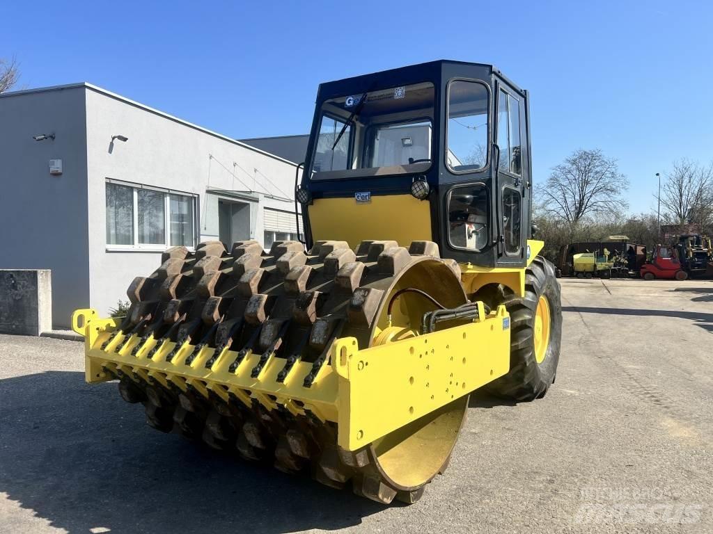 JCB Vibromax W 1402 PD Грунтовые катки