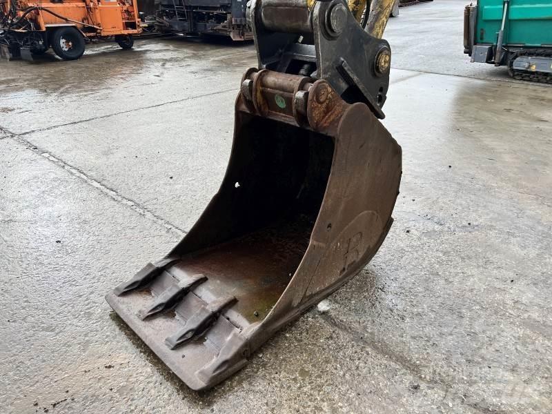 Komatsu PC 210-6K Гусеничные экскаваторы