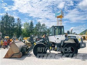 Komatsu WA250PZ-6 Фронтальные погрузчики