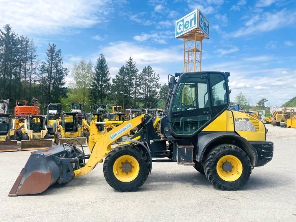 Komatsu WA80-6 Фронтальные погрузчики