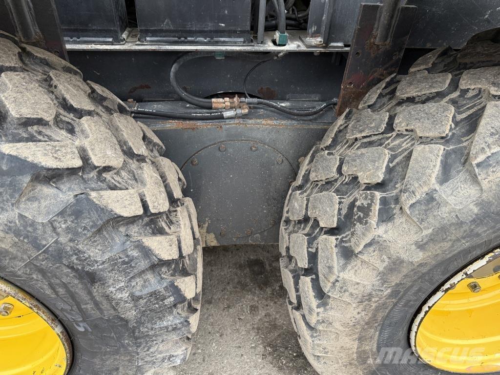 New Holland F 156.7A Грейдеры