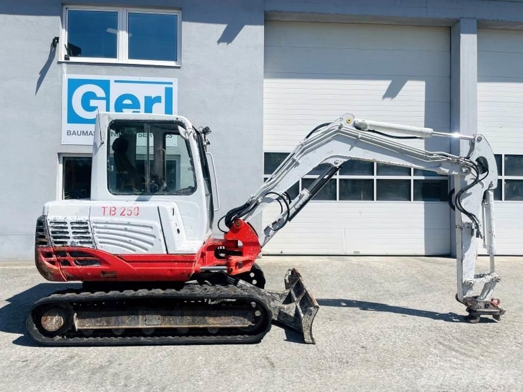 Takeuchi TB250 Мини-экскаваторы