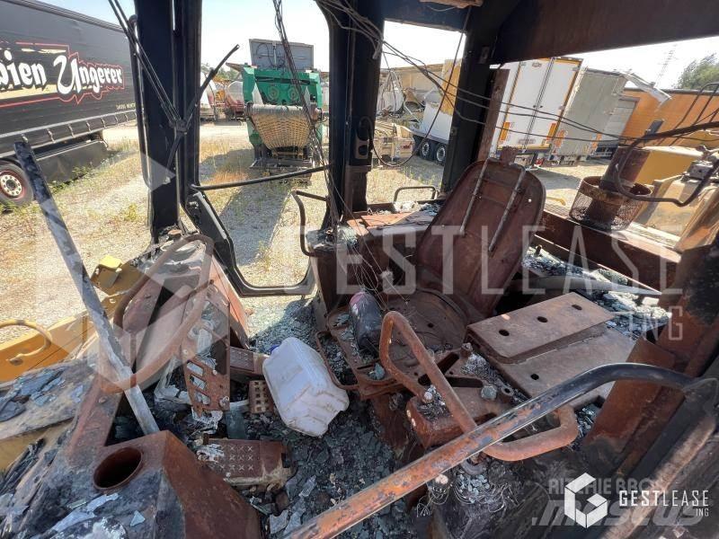 CAT 953C Гусеничные фронтальные погрузчики