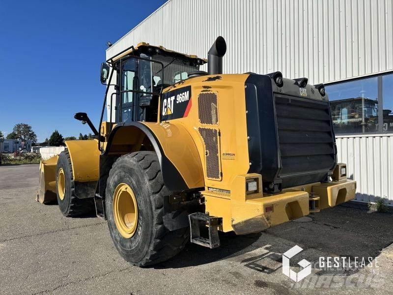 CAT 966M Фронтальные погрузчики