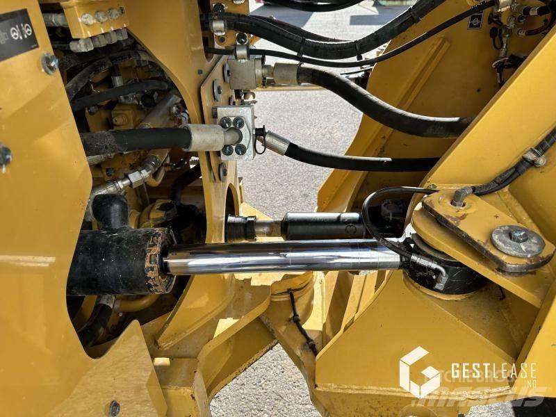 CAT 966M Фронтальные погрузчики