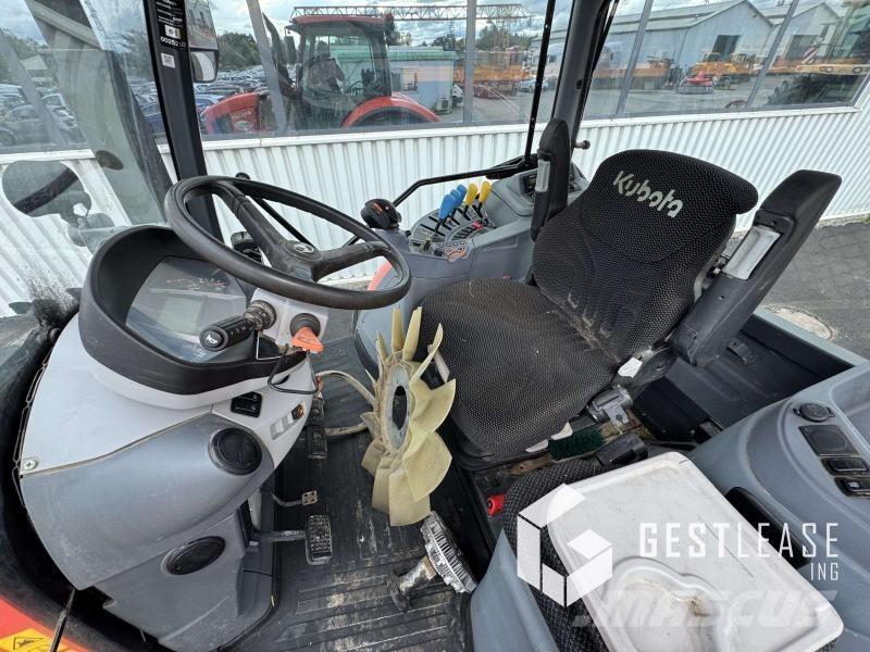 Kubota M6121 Трактора