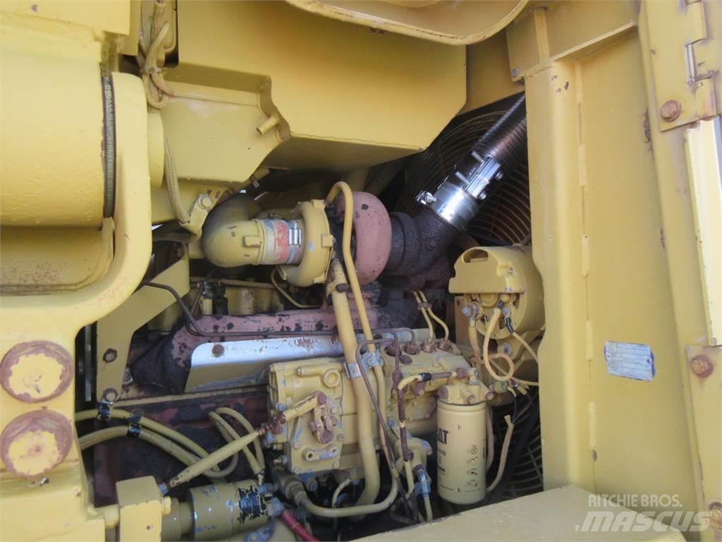 CAT 963 Гусеничные бульдозеры