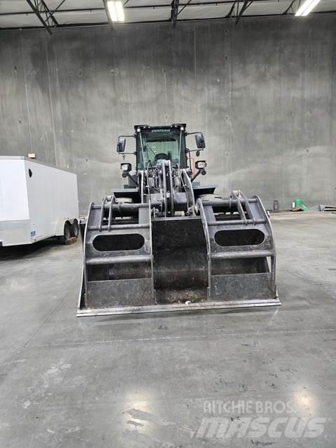 Doosan DL250-7 Фронтальные погрузчики