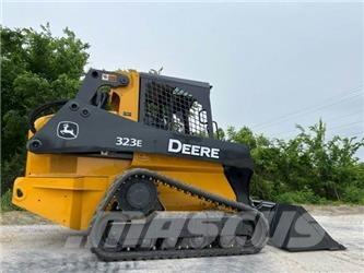 John Deere 323E Мини-погрузчики