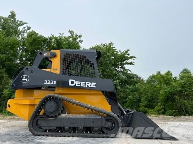 John Deere 323E Мини-погрузчики