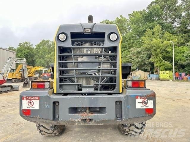 Komatsu WA320-8 Фронтальные погрузчики