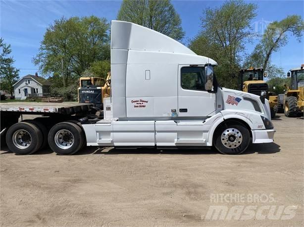 Volvo VNL64T670 Седельные тягачи