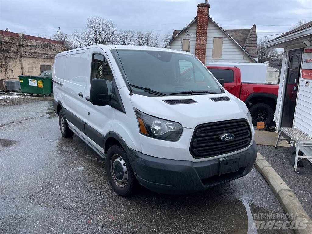 Ford Transit Цельнометаллический фургоны
