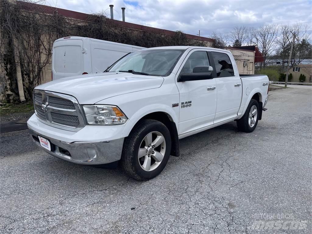 RAM 1500 Бортовые фургоны