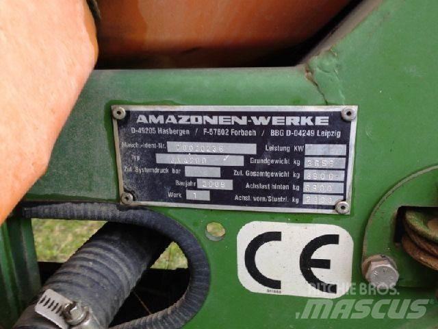 Amazone UX 4200 Прицепные опрыскиватели