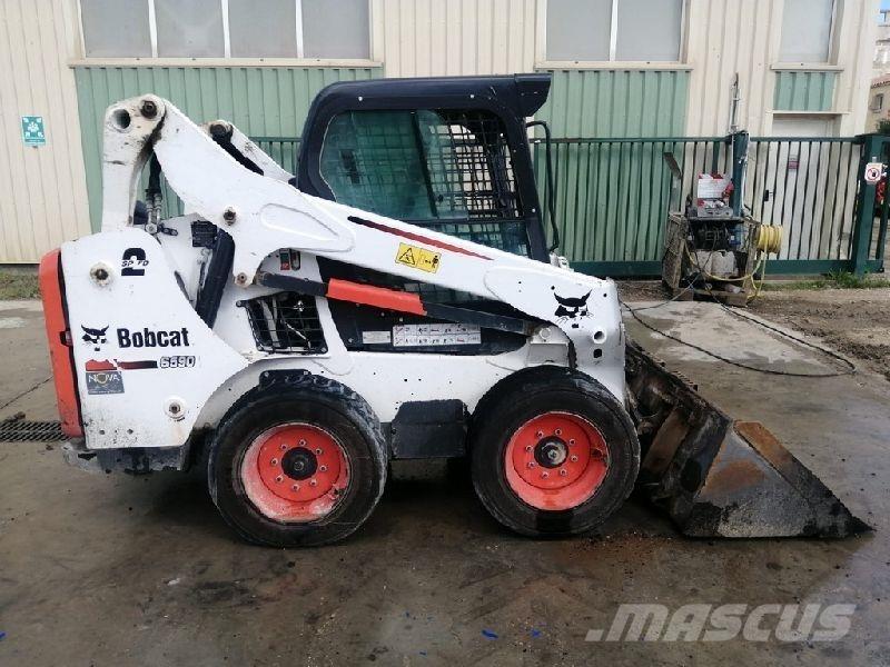 Bobcat S590 Фронтальные погрузчики