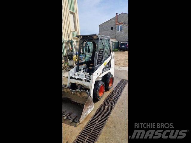 Bobcat S70 Фронтальные погрузчики