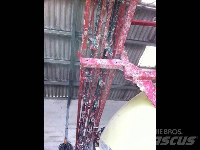 Hardi COMMANDER Прицепные опрыскиватели