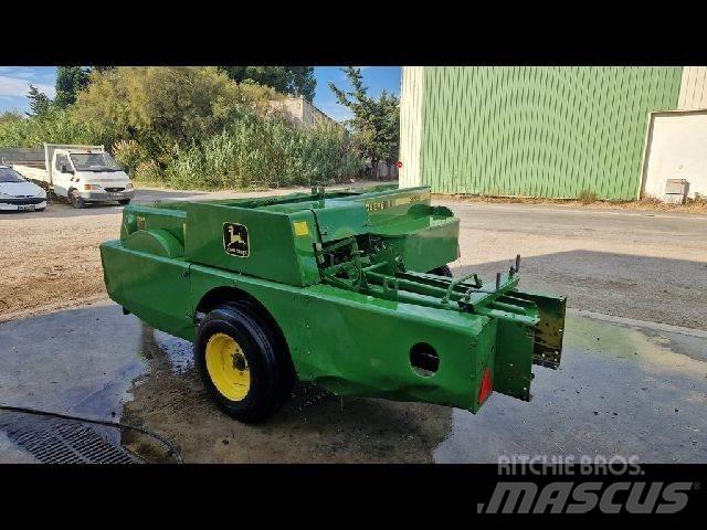 John Deere 359 Тюковые пресс-подборщики