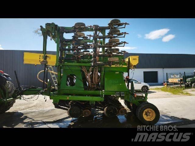 John Deere 750A Прочая посадочная техника