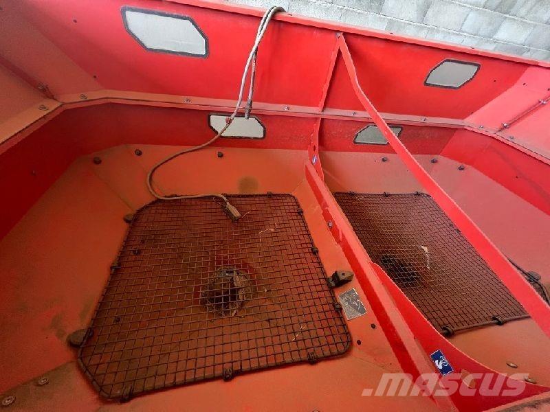 Kuhn AXIS 40.2 Разбрасыватели минеральных удобрений