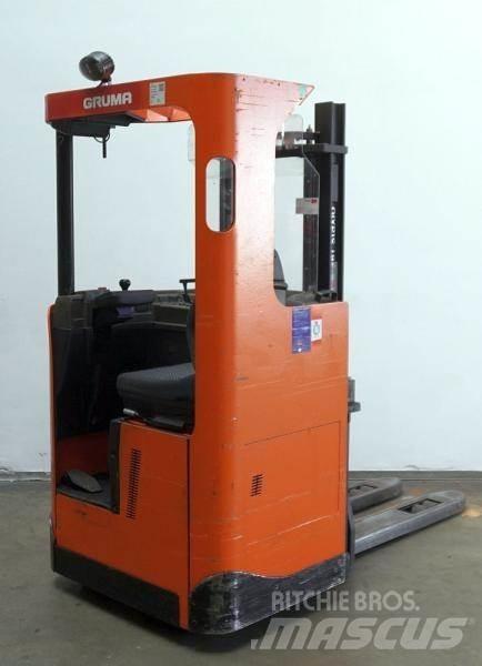 BT SRE135 Самоходные электроштабелёры