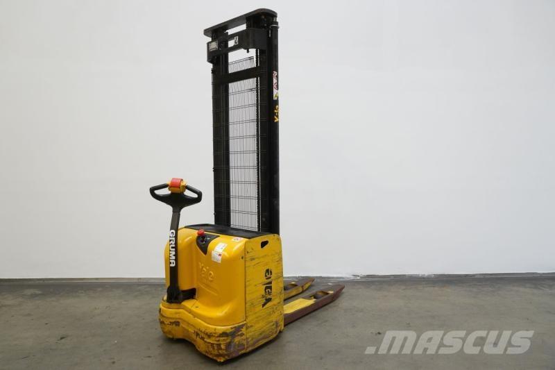 Yale MS12AC Самоходные электроштабелёры