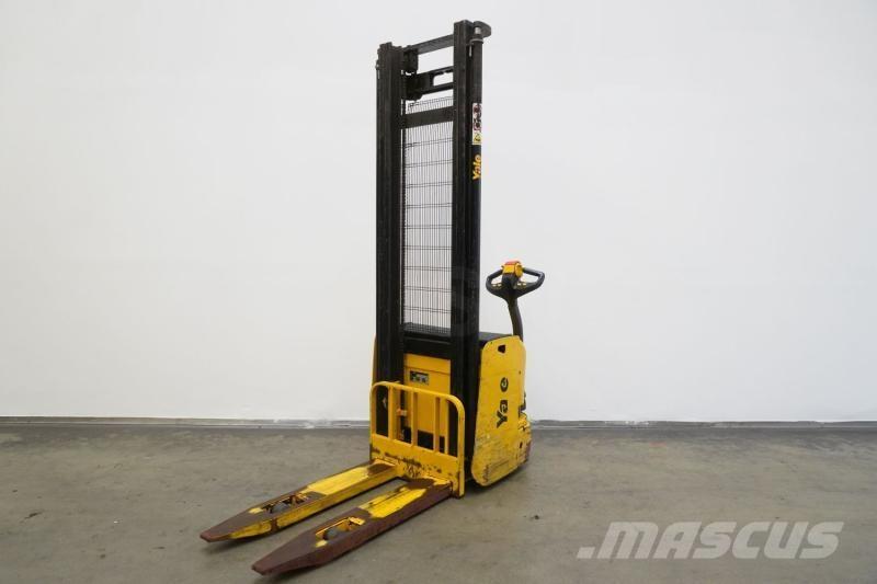 Yale MS12AC Самоходные электроштабелёры