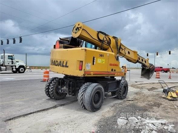 Gradall XL3300 V Колёсные экскаваторы