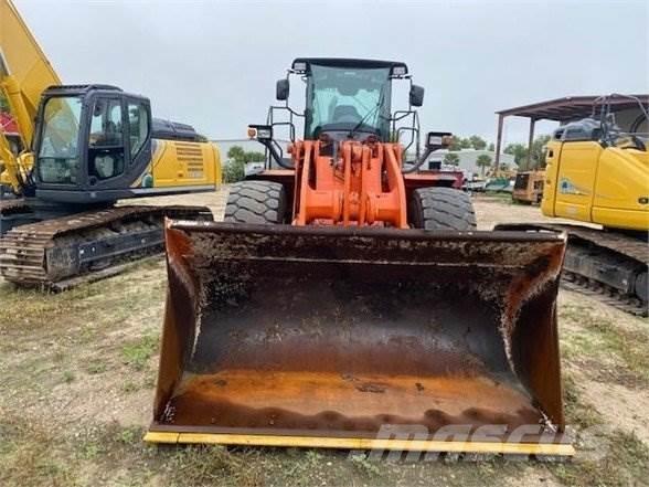 Hitachi ZW250-6 Фронтальные погрузчики