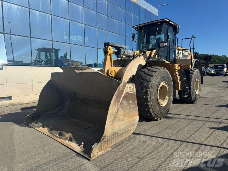 CAT 966M Фронтальные погрузчики