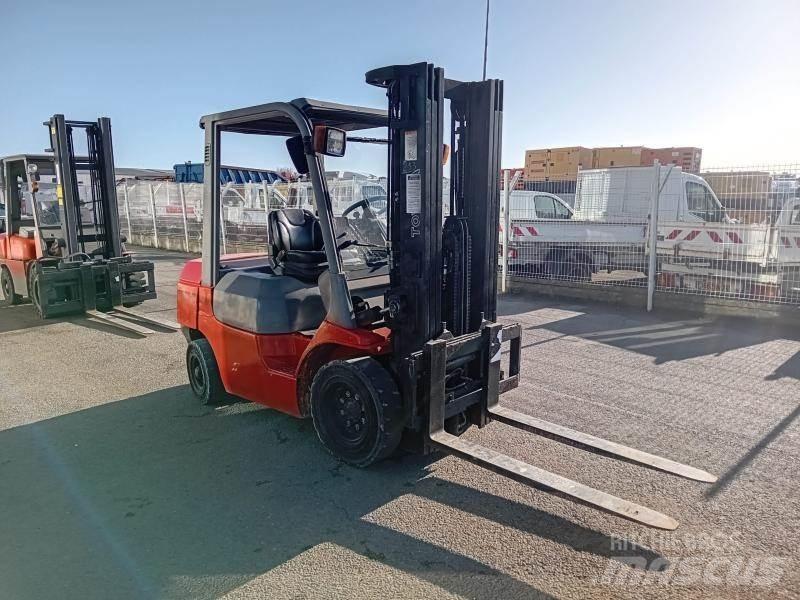 Toyota FD25 Другие складские механизмы