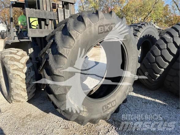 BKT 710/70R42 Строительная техника - Другие