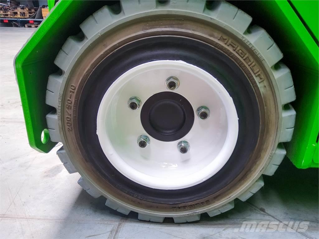 JMG MC 32S Телескопические погрузчики