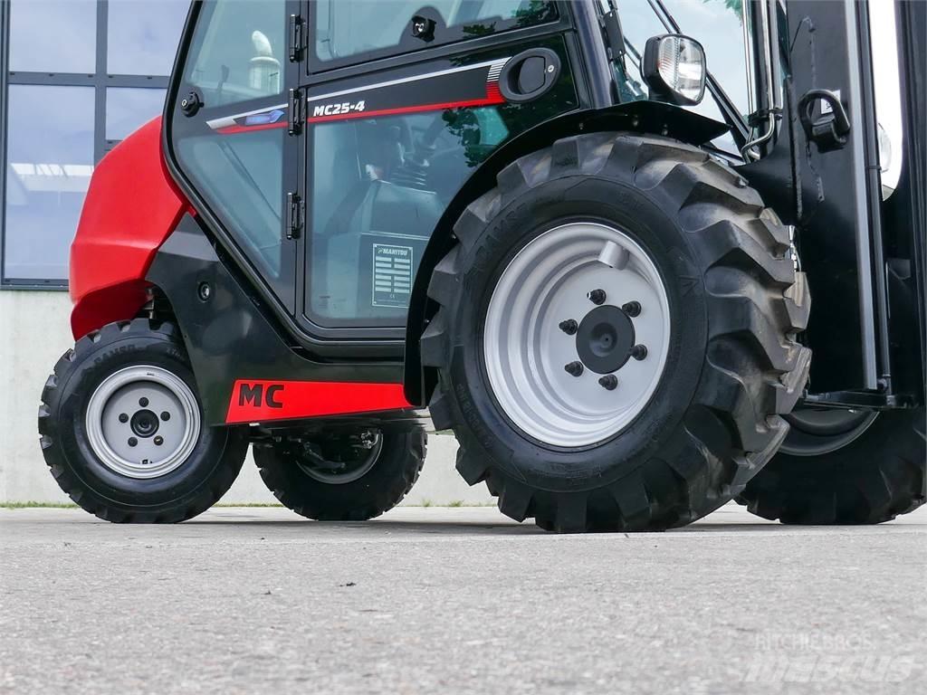Manitou MC 25-4 Внедорожные погрузчики