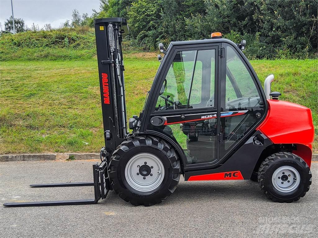 Manitou MC 25-4 Внедорожные погрузчики