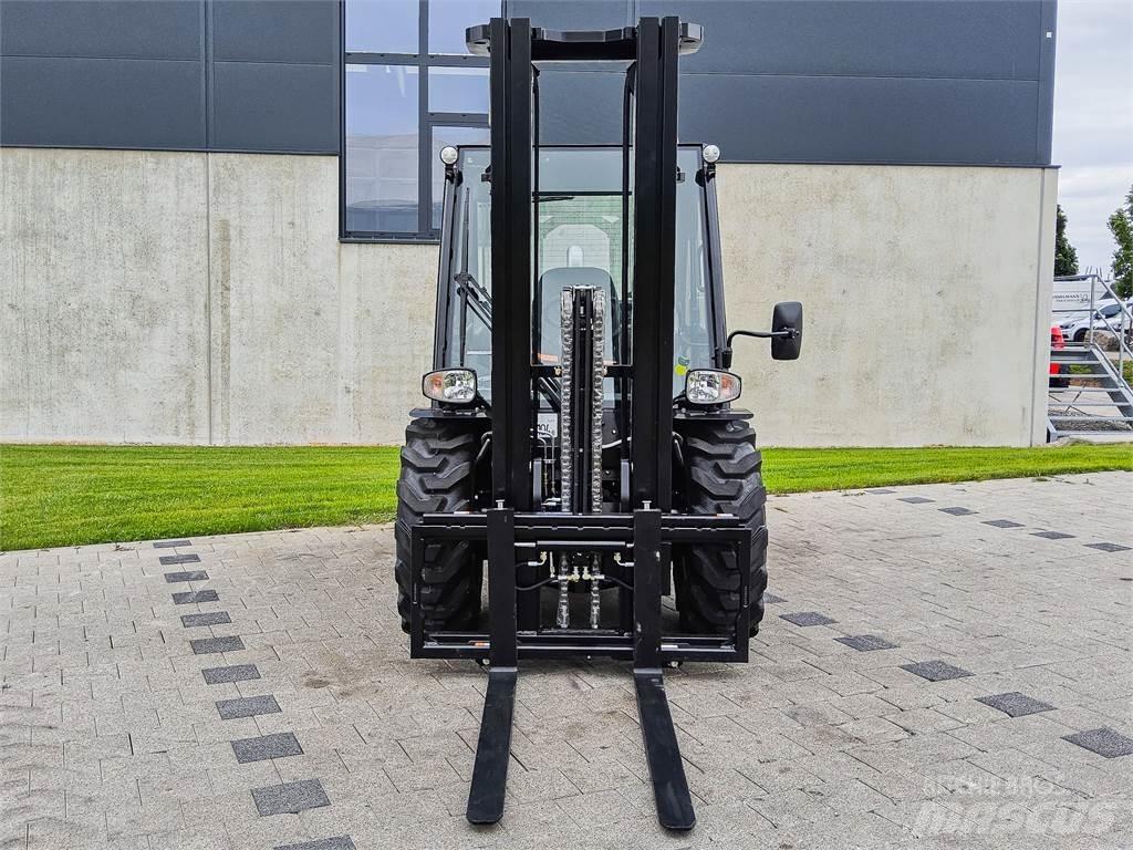 Manitou MC 30-4 Внедорожные погрузчики