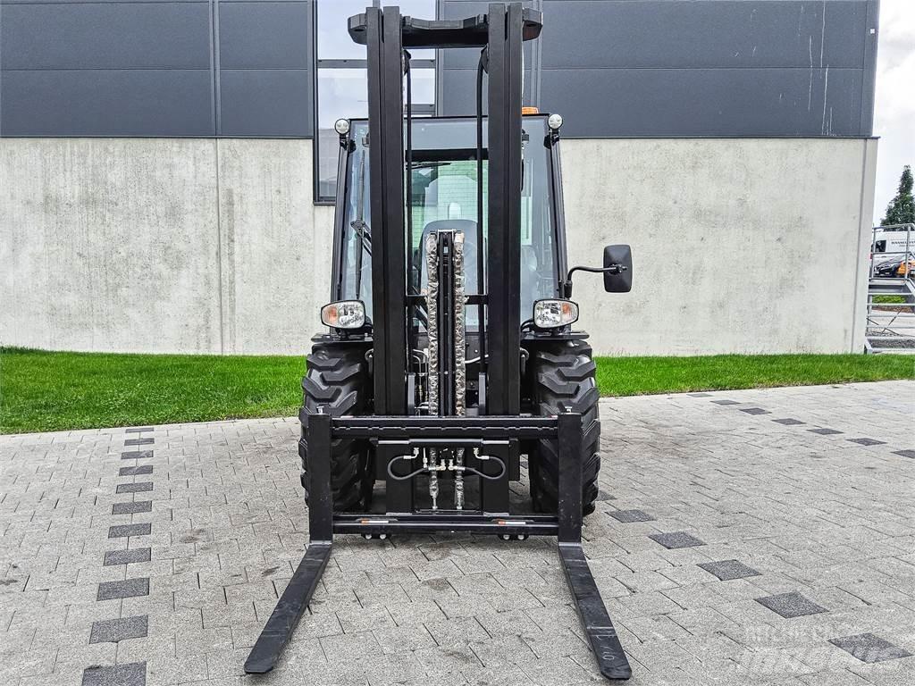Manitou MC 30-4 Внедорожные погрузчики