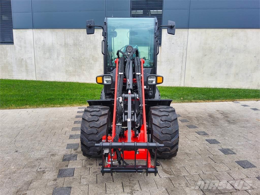 Manitou MLA 3-25H Мини-экскаваторы