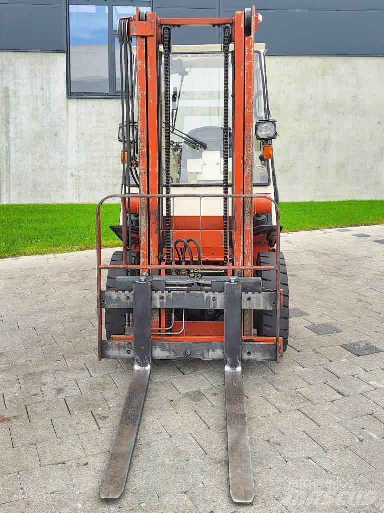 Nissan EH02F25U Дизельные погрузчики