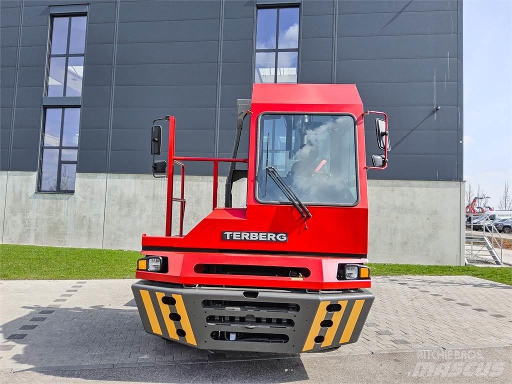Terberg YT 220 Терминальные тягачи