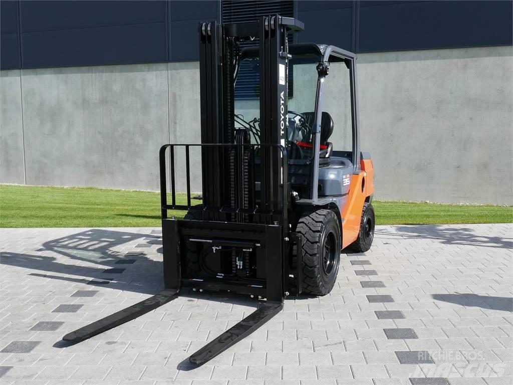 Toyota 52-8FDJF35 Дизельные погрузчики