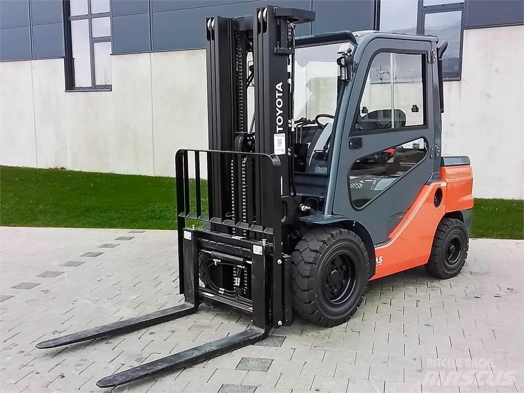 Toyota 52-8FDJF35 Дизельные погрузчики
