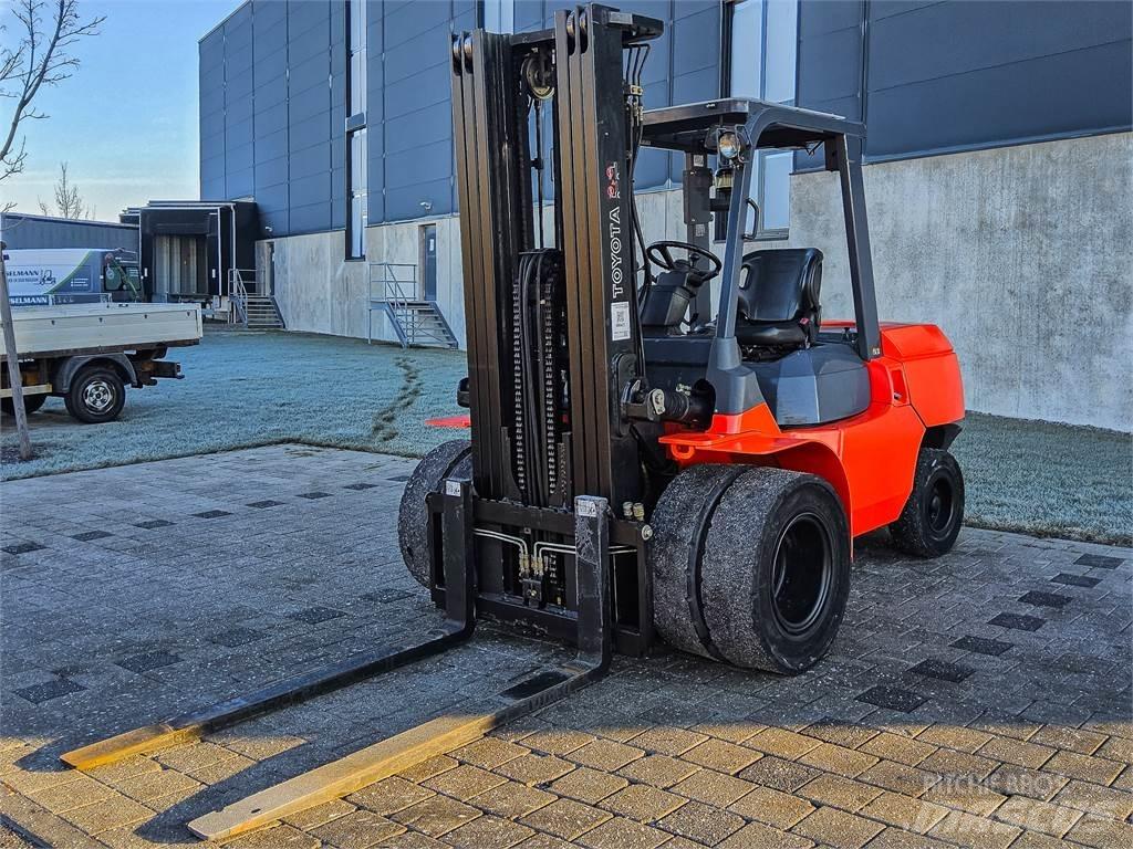 Toyota 7 FDU 45 Дизельные погрузчики