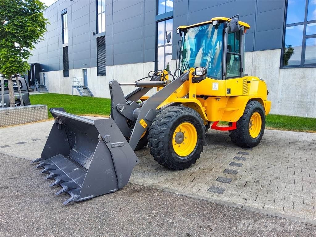 Volvo L 30G Мини-экскаваторы