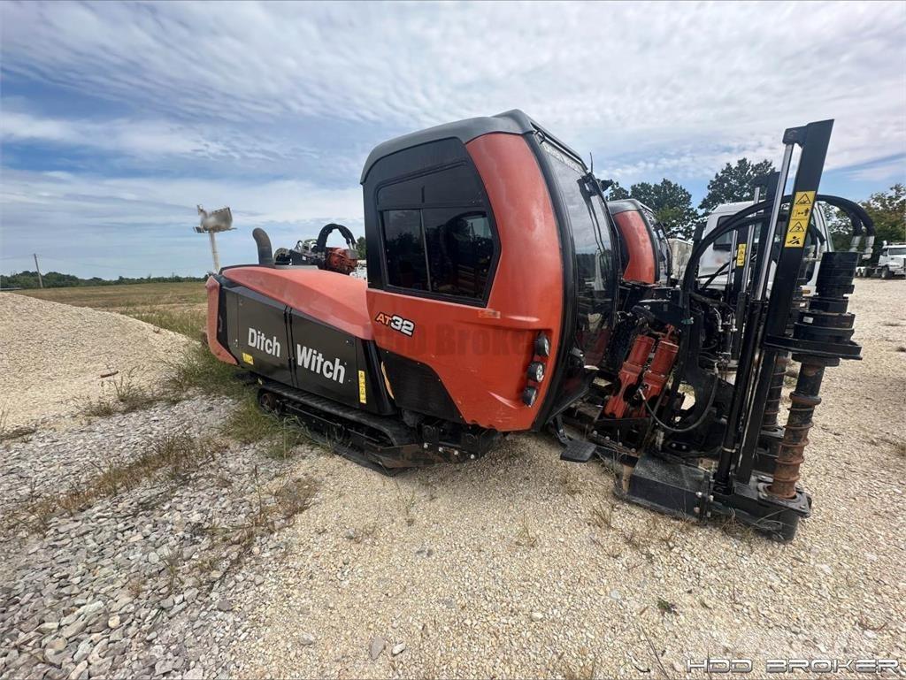 Ditch Witch AT32 Оборудование для горизонтального бурения