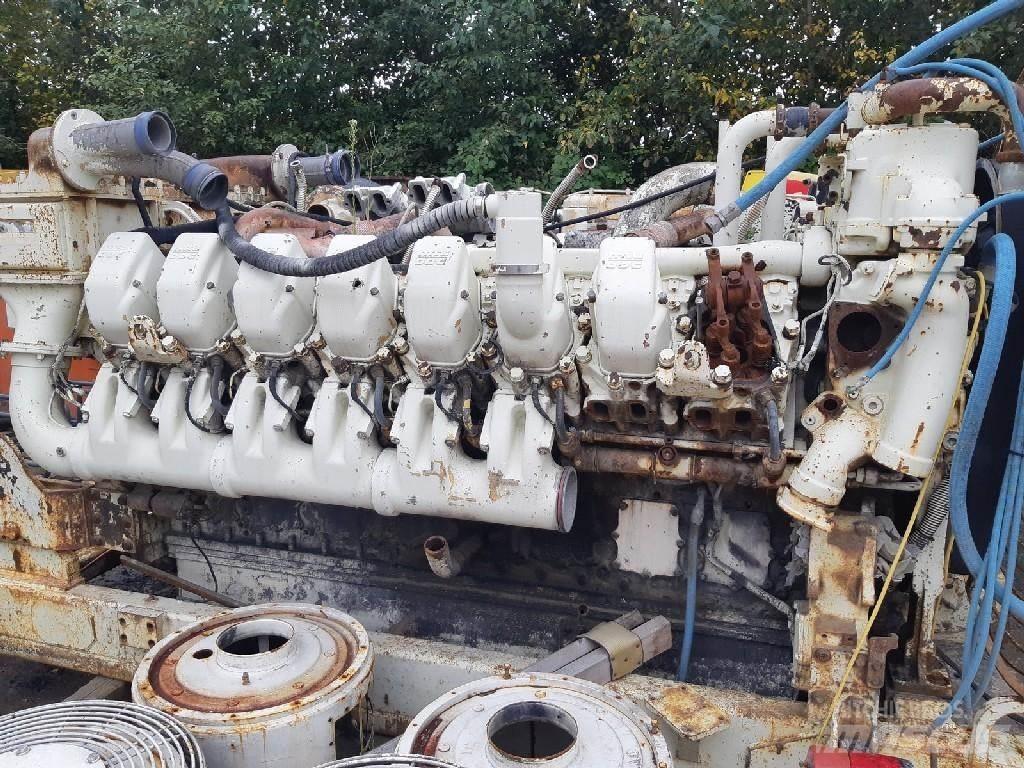 Komatsu 930E Двигатели