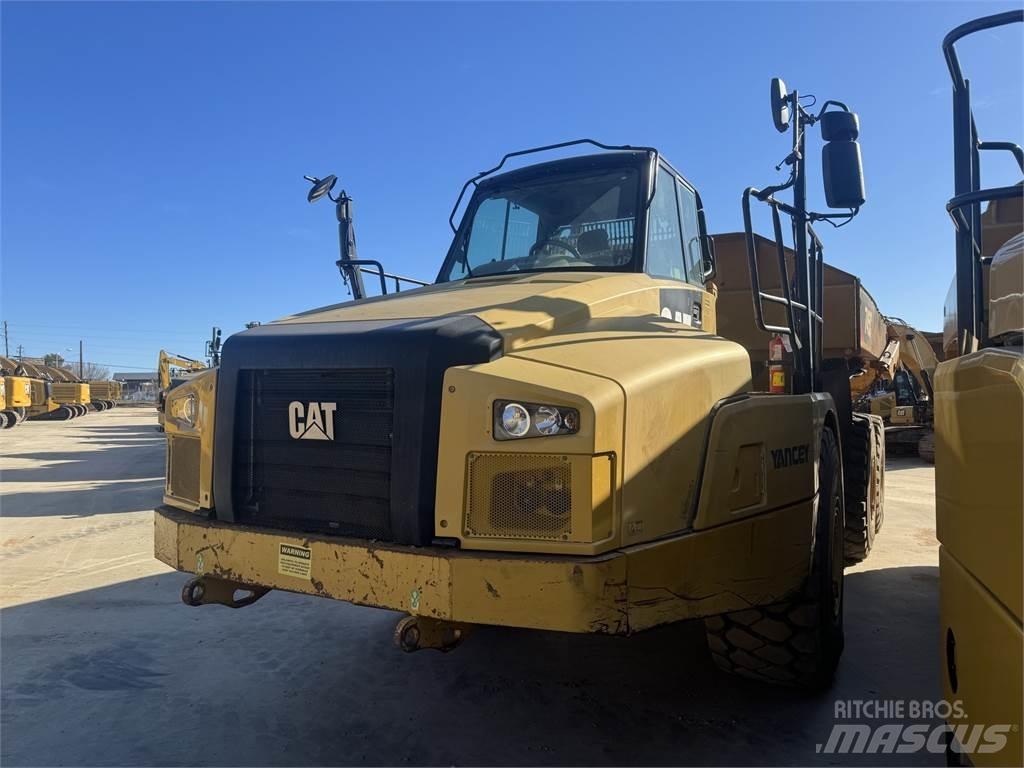 CAT 745 Шарнирно-сочленённые самосвалы